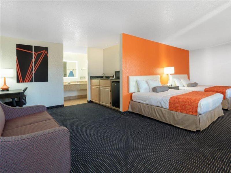 Howard Johnson By Wyndham Holbrook Bagian luar foto