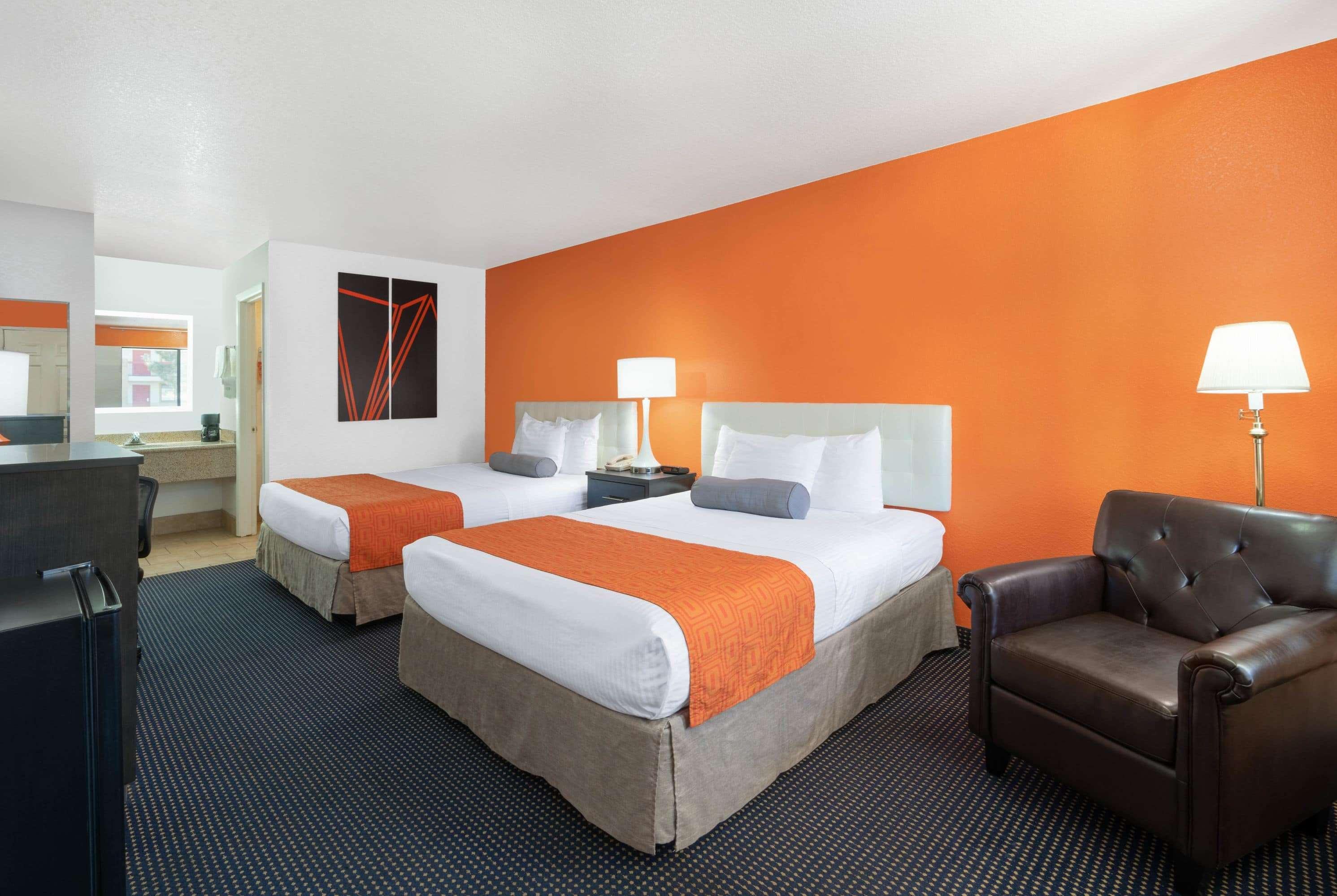 Howard Johnson By Wyndham Holbrook Bagian luar foto